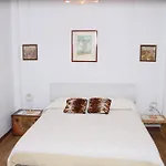 Lanterna Villa *